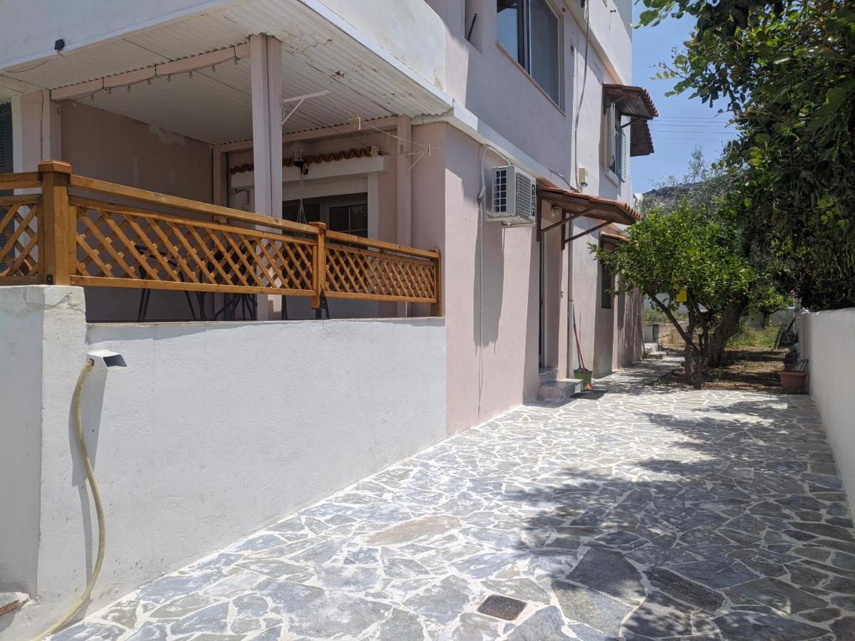 Iliakti Relaxing Seaside Villa Salamis Bagian luar foto
